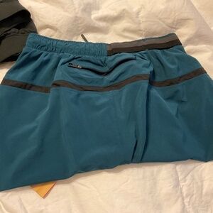 Lululemon Surge Shorts Green Medium